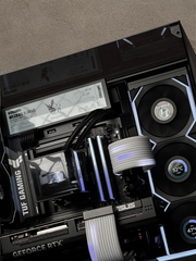 EZR R7-9700X | RTX 5060 Ti Lian Li Gaming PC