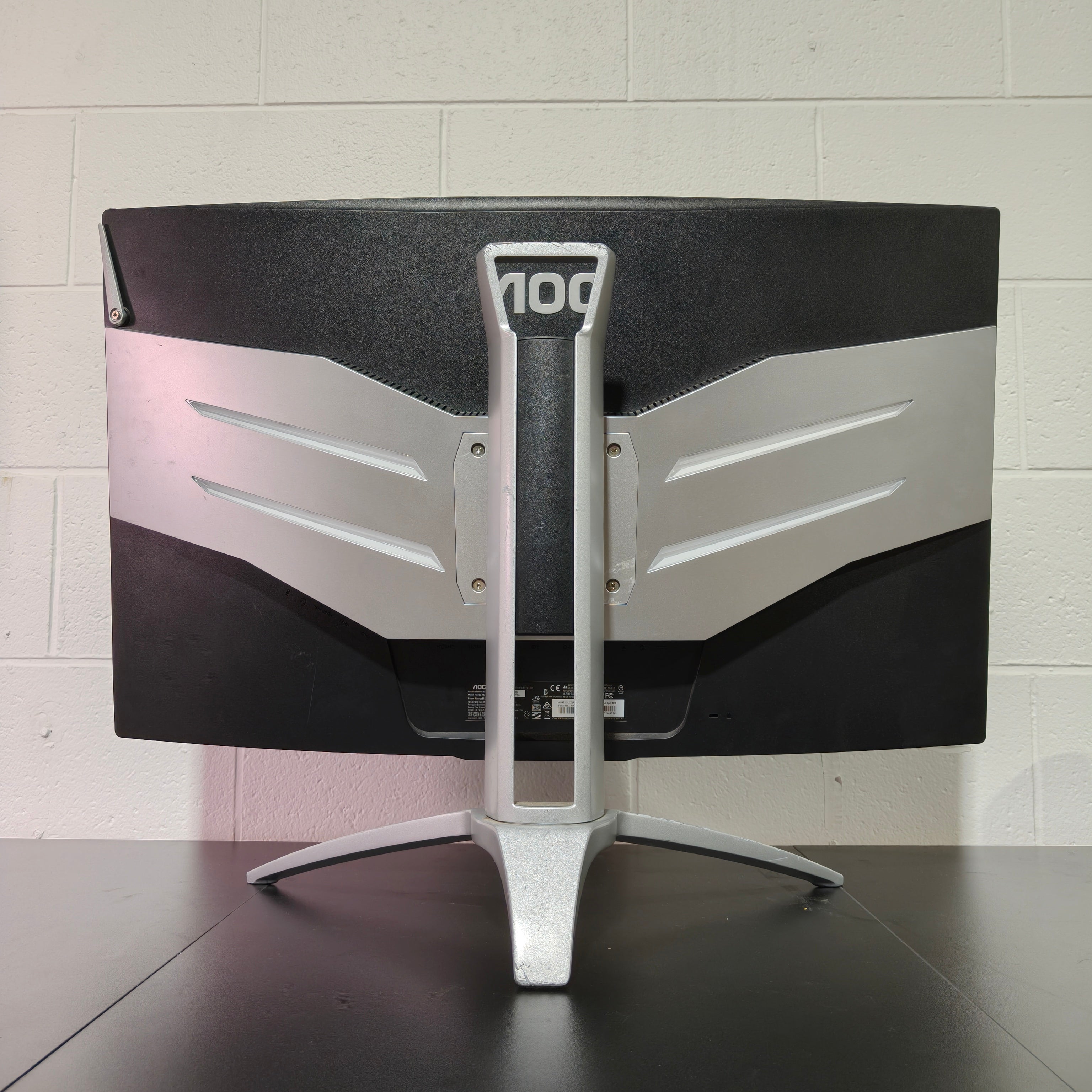 Mint Condition - AOC AGON AG322QCX VA 1440p 144Hz 32 inch Curved Gaming Monitor (Mint Condition)