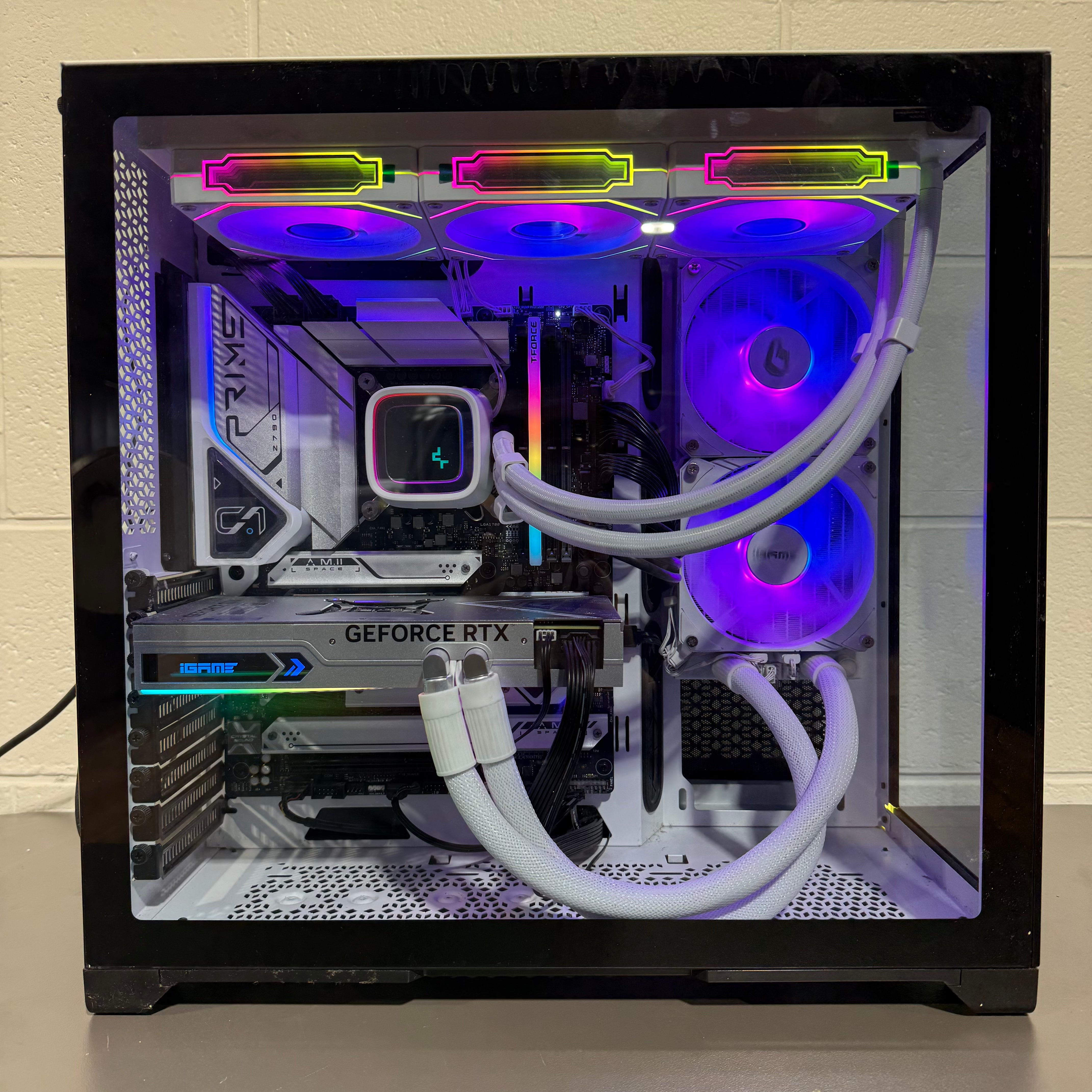 Pre-owned Intel i7-13700KF with RTX 4070TI Gaming PC Desktop